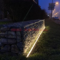 LED osvětlení zahradního gabionu